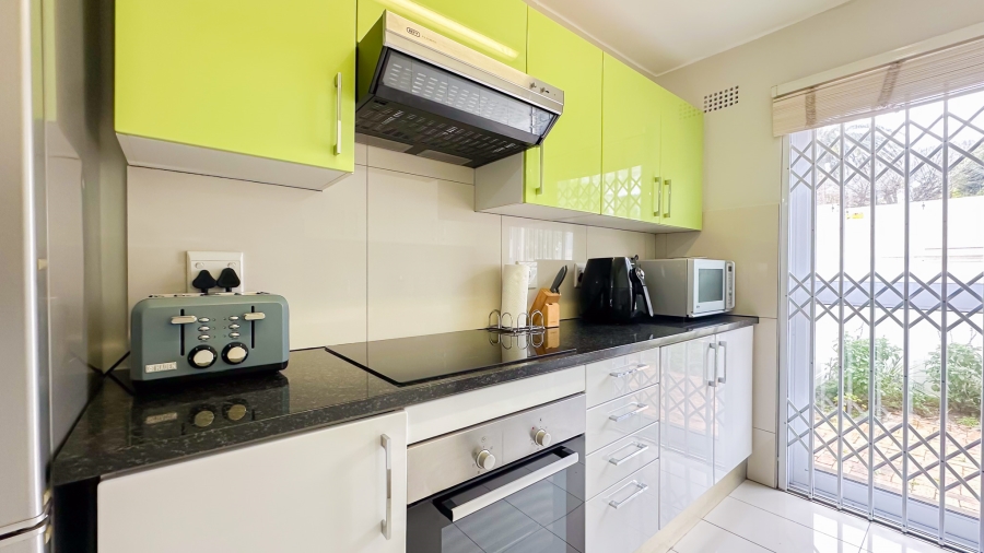To Let 1 Bedroom Property for Rent in Sea Point Western Cape